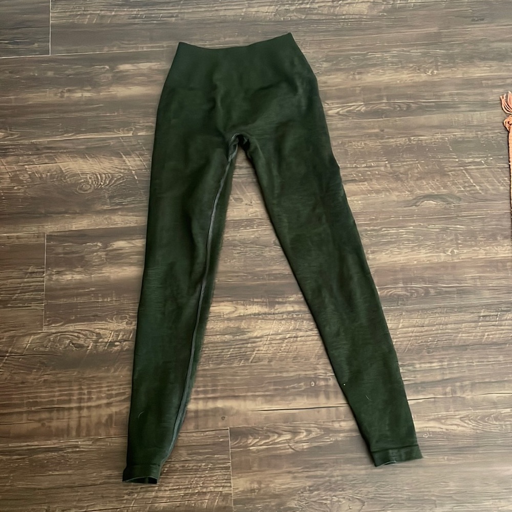 Alphalete Amplify Leggings in Evergreen